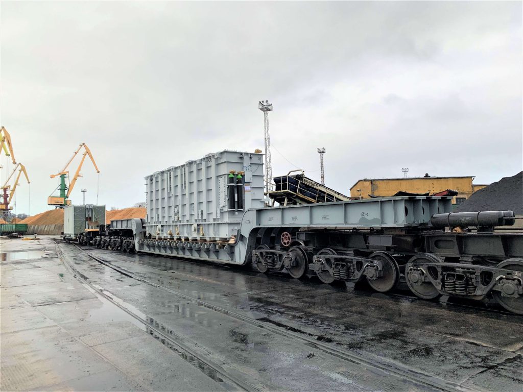 Nestandarta krava – transformatori no Spānijas uz Uzbekistānu